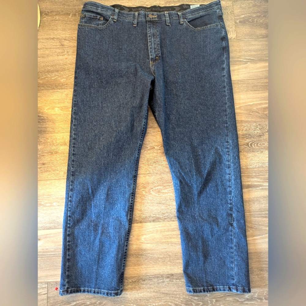 Wrangler Authentic 46x32 stretchy jeans